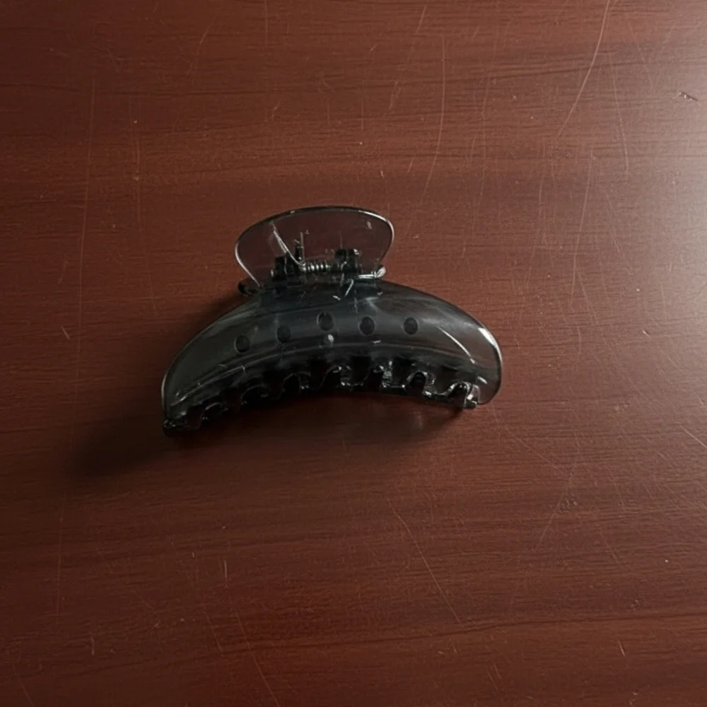 Black Hair Small Claw Clip (New)